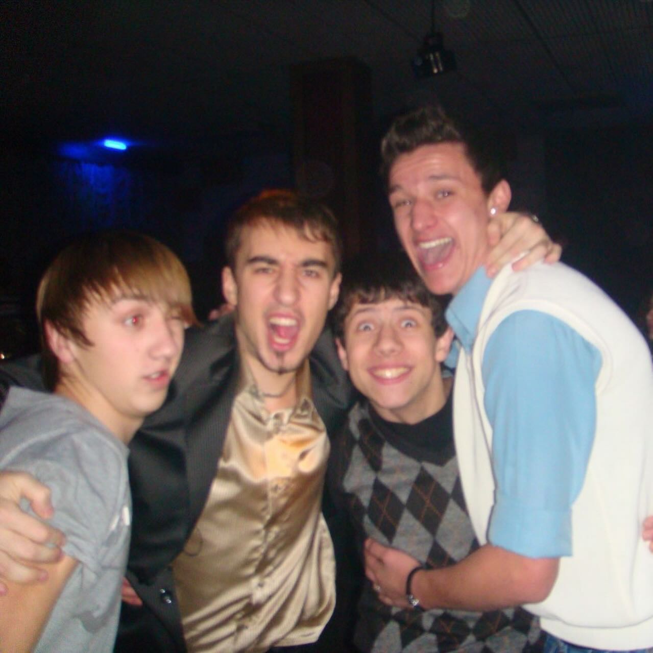 &quot;Мурахи по тілу від радощів&quot;. Тарас Цимбалюк показав, який мав вигляд у шкільні роки (фото)