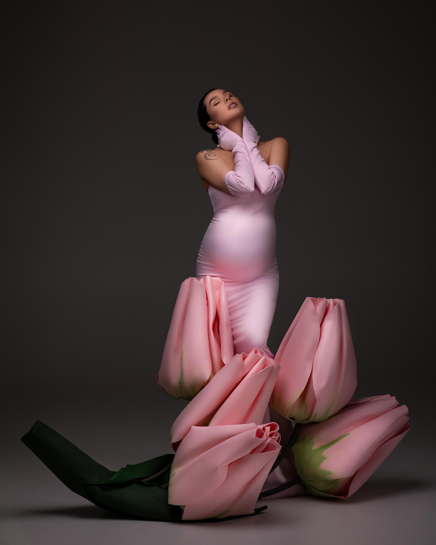 "В ожидании цветочка": жена Евгения Кота очаровала снимками с новой фотосессии