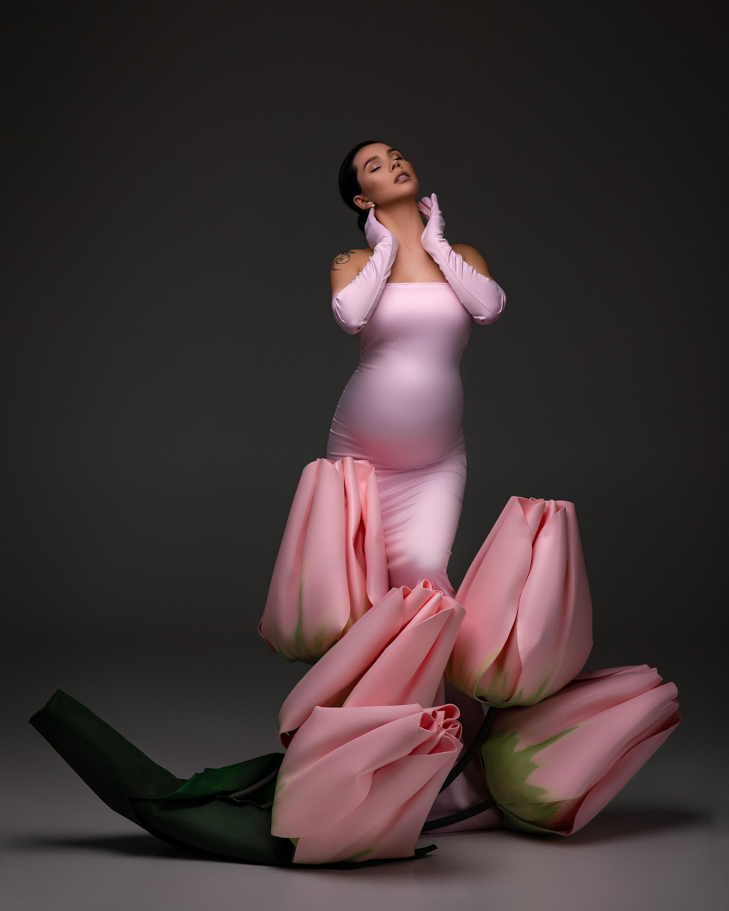 "В ожидании цветочка": жена Евгения Кота очаровала снимками с новой фотосессии