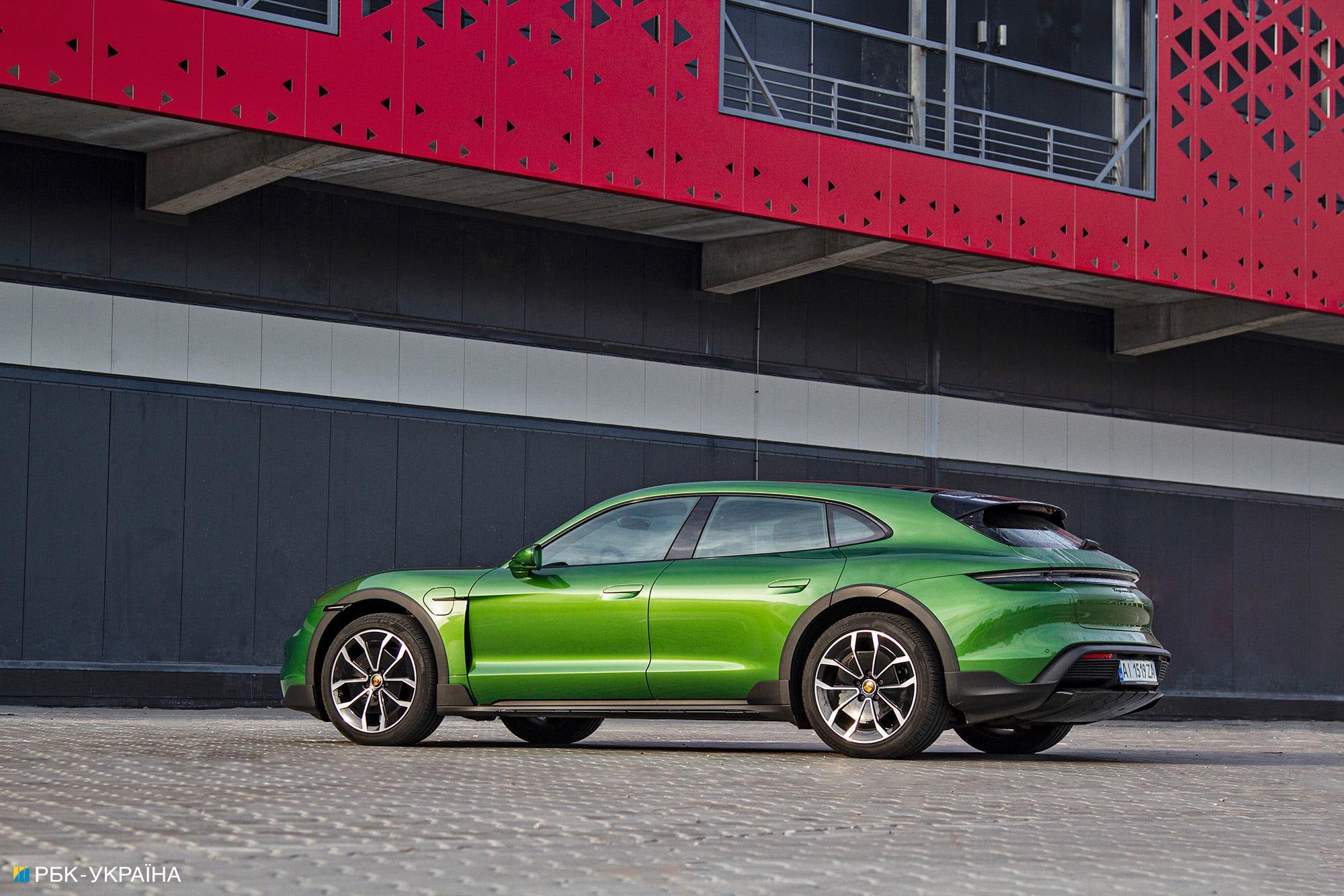 Вагон эмоций: тест-драйв электрического кросс-универсала Porsche Taycan Cross Turismo