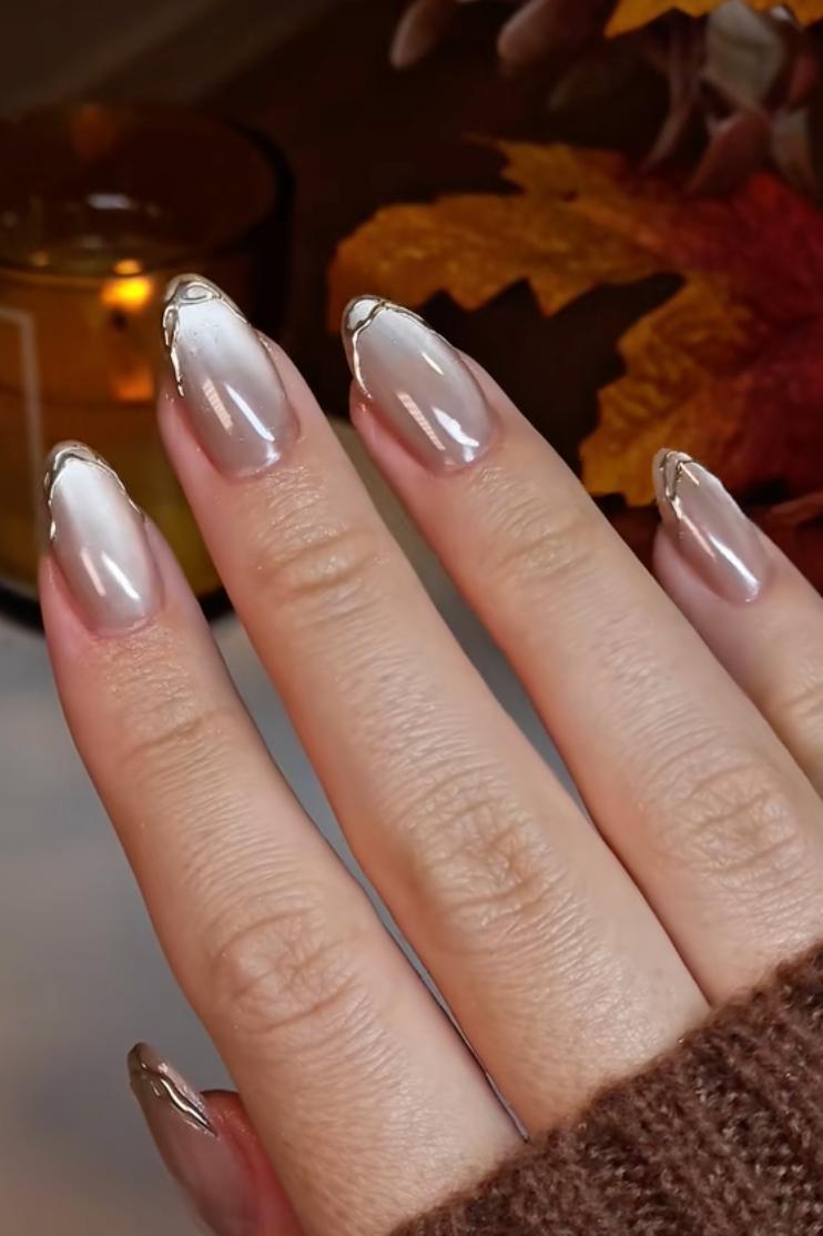 Трендовий манікюр &quot;котяче око&quot;, який хочеться повторити: 5 стильних ідей для яскравої осені