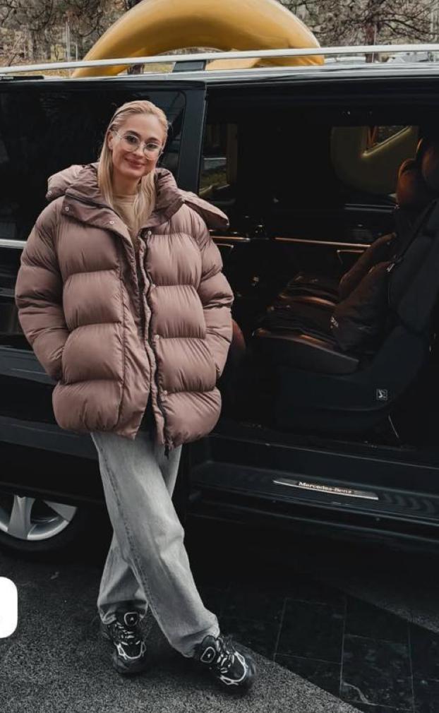 Наймодніші куртки на зиму: теплі &quot;луки&quot; Монро, Раміни та Цимбалару, які легко повторити