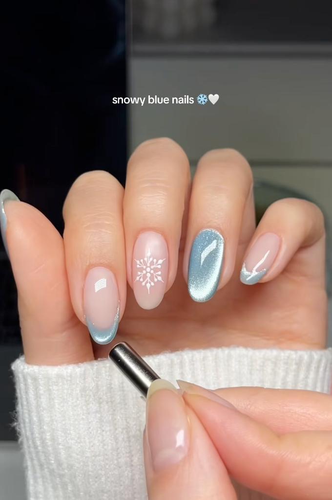 Новорічний манікюр: 5 трендових ідей, які не набриднуть до свят і вразять всіх (фото)