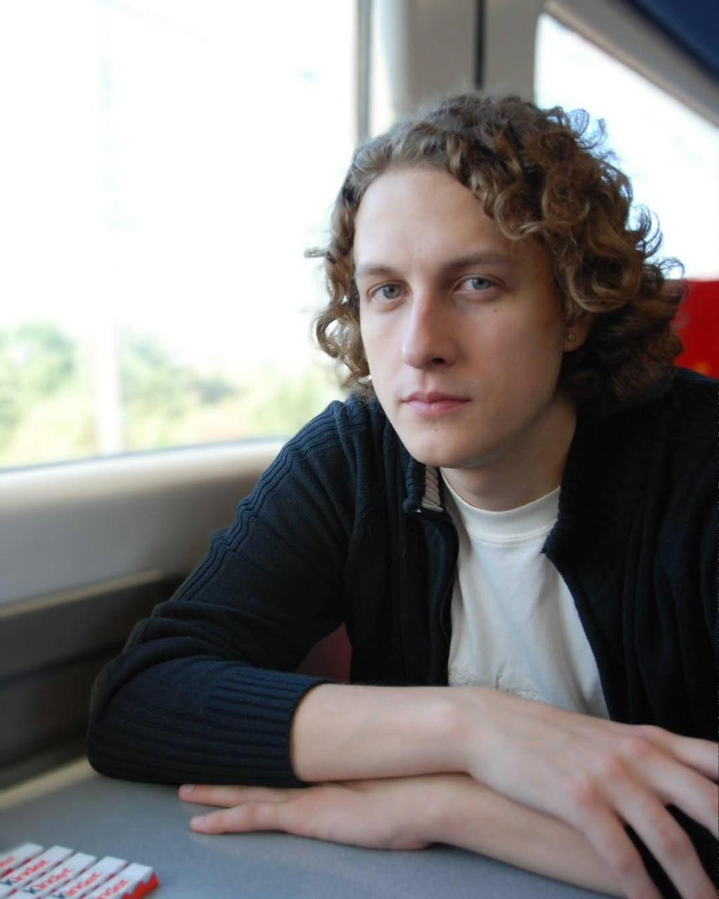 Інша людина! Ведучий &quot;плюсів&quot; вразив своїм фото 15-річної давнини