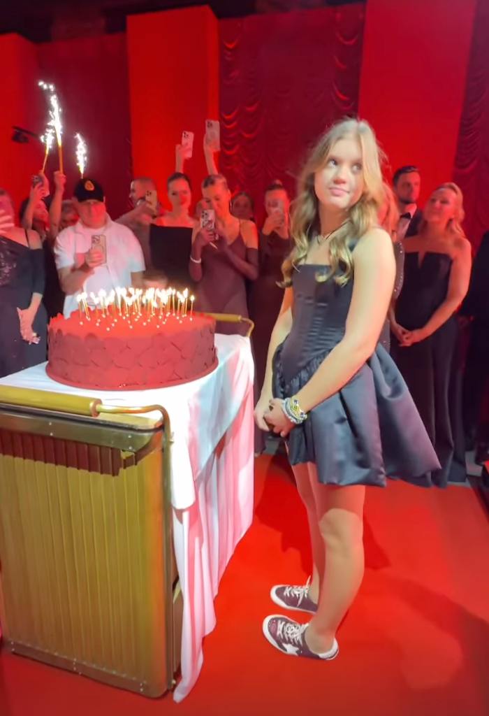 Усик заказал Дорофееву для дочери: зажигательные танцы на корпоративе (видео)