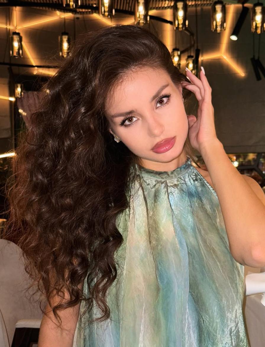 &quot;Очень рада, что открыла это для себя&quot;: Катя Файн поделилась секретами безупречной внешности