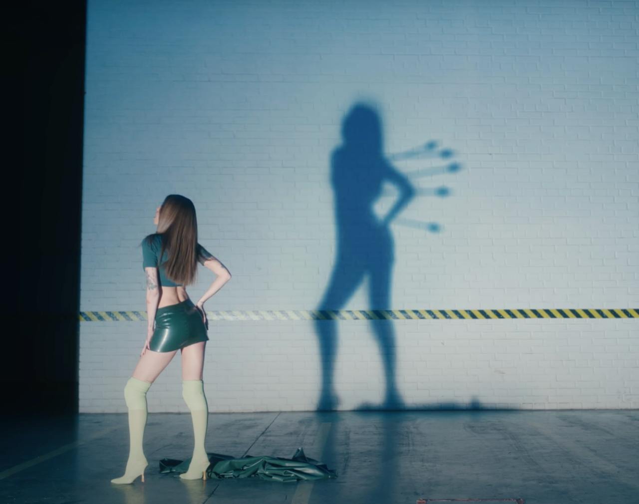 &quot;Це хіт&quot;: Надя Дорофєєва запалила у новому кліпі з особливим сенсом (відео)