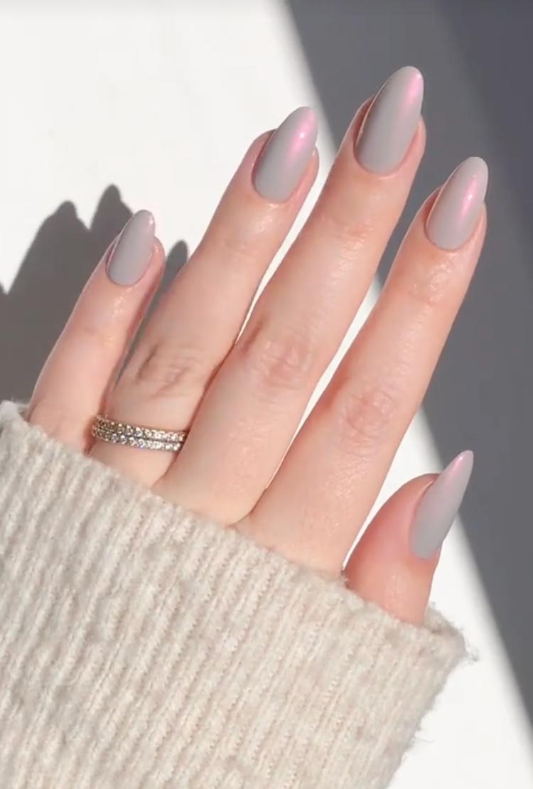 Модный маникюр на октябрь: эти дизайны и цвета сделают ваши ручки самыми красивыми