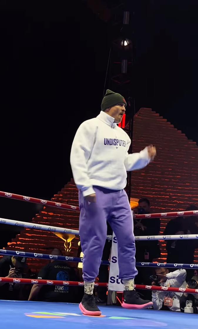 Бой Усика с Фьюри. Пивоваров мощно выступил на открытой тренировке (видео)