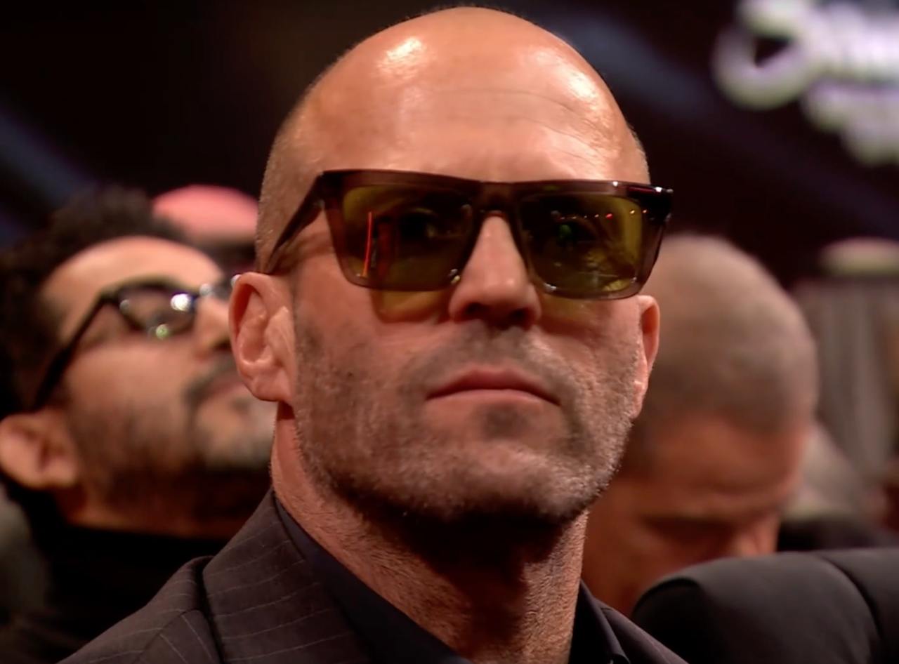 Стейтем та його красуня-дружина &quot;засвітилися&quot; на бою Усика. У свої 57 зовсім не постарів (фото)