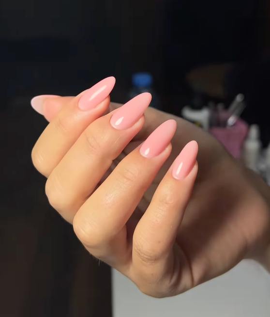 Грошовий манікюр на квітень. Ці трендові дизайни притягнуть багатство, ніби магніт (фото)