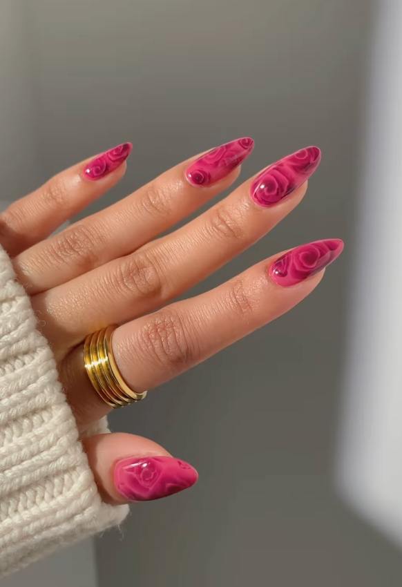 Грошовий манікюр на квітень. Ці трендові дизайни притягнуть багатство, ніби магніт (фото)