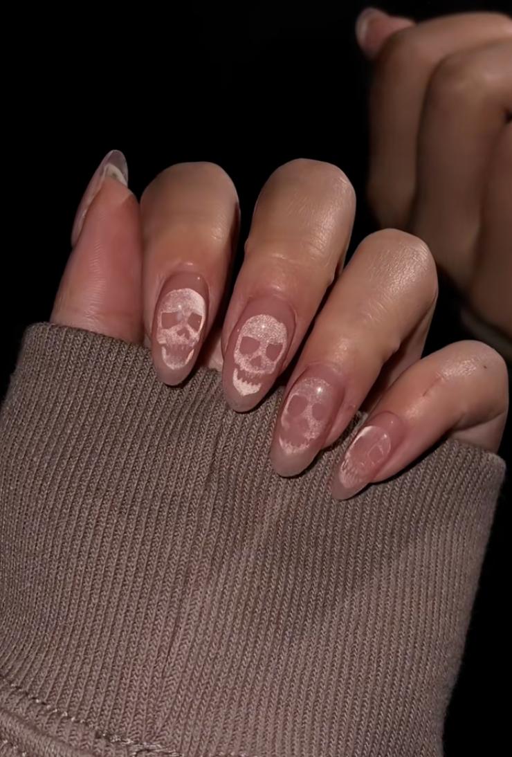 Цей манікюр на Гелловін приверне увагу всіх навколо: 5 трендових ідей