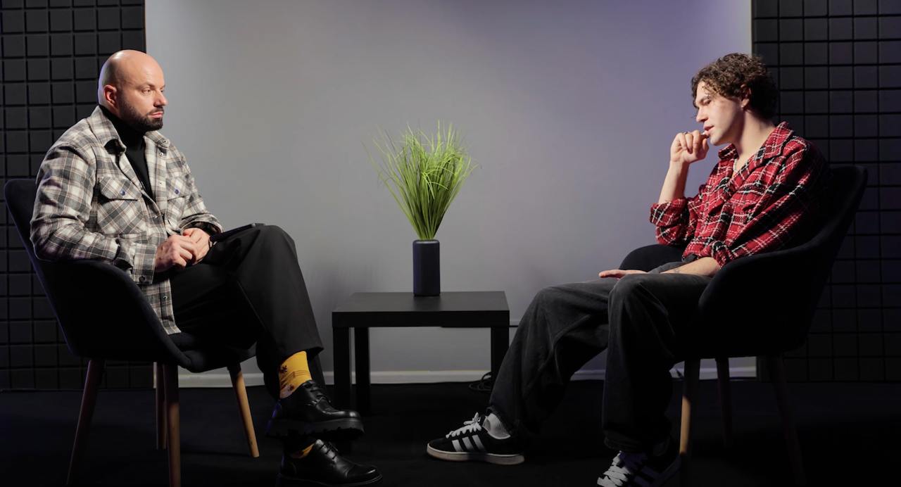 Зірка "Голосу країни" зізнався, скільки заробляє, та чому платить за квартиру навпіл з дівчиною