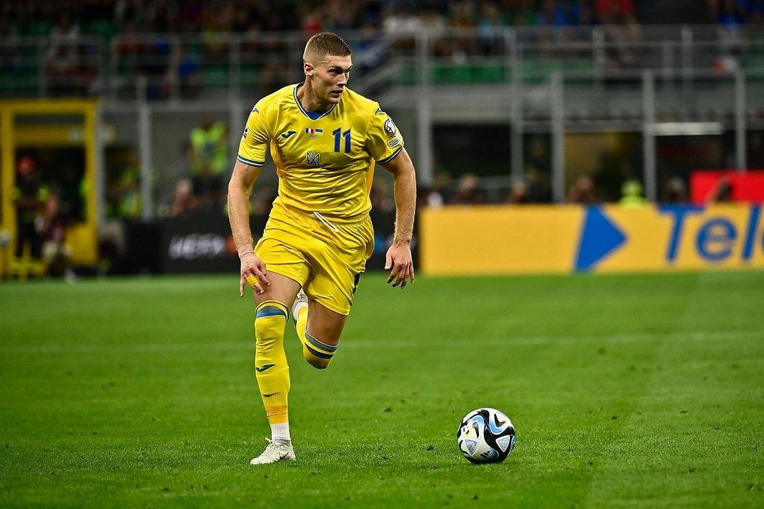 Артем Довбик номинирован на &quot;Золотой мяч&quot;. Месси и Роналду в списке нет