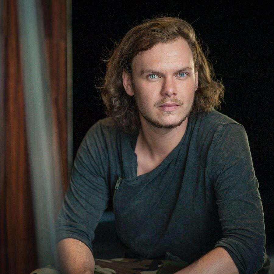 Стал невероятным красавцем: как изменился мальчик-толстяк из &quot;Чарли и шоколадной фабрики&quot; (фото)