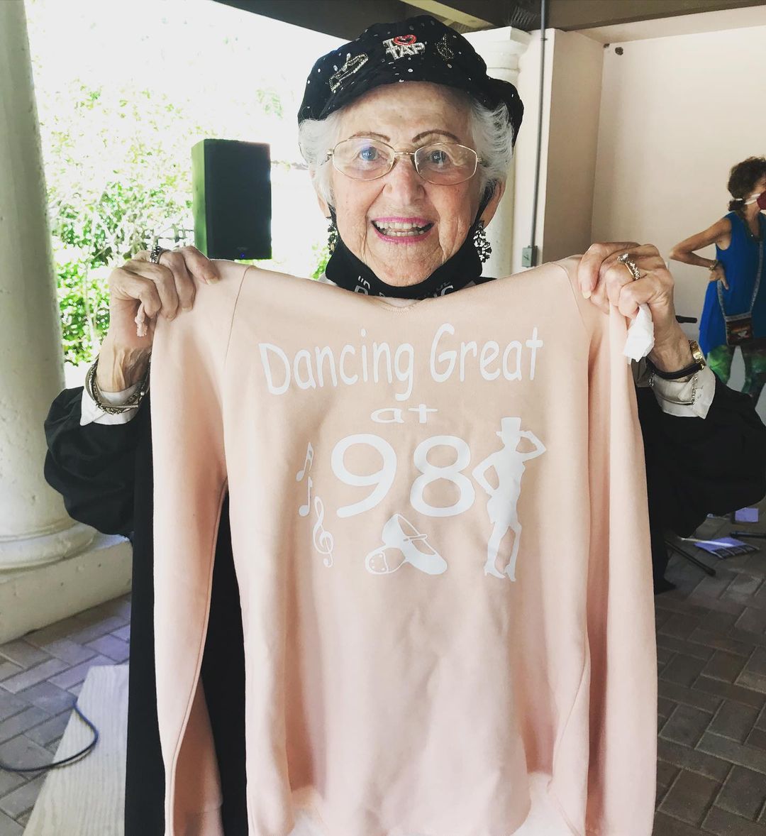 100-летняя экстравагантная американка раскрыла необычный секрет своего долголетия