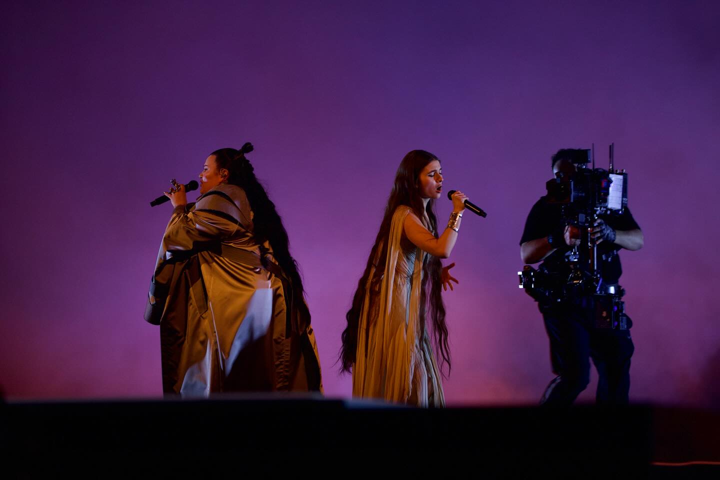 Alyona Alyona і Jerry Heil нагадали про війну зі сцени Євробачення і підкорили серця глядачів (відео)