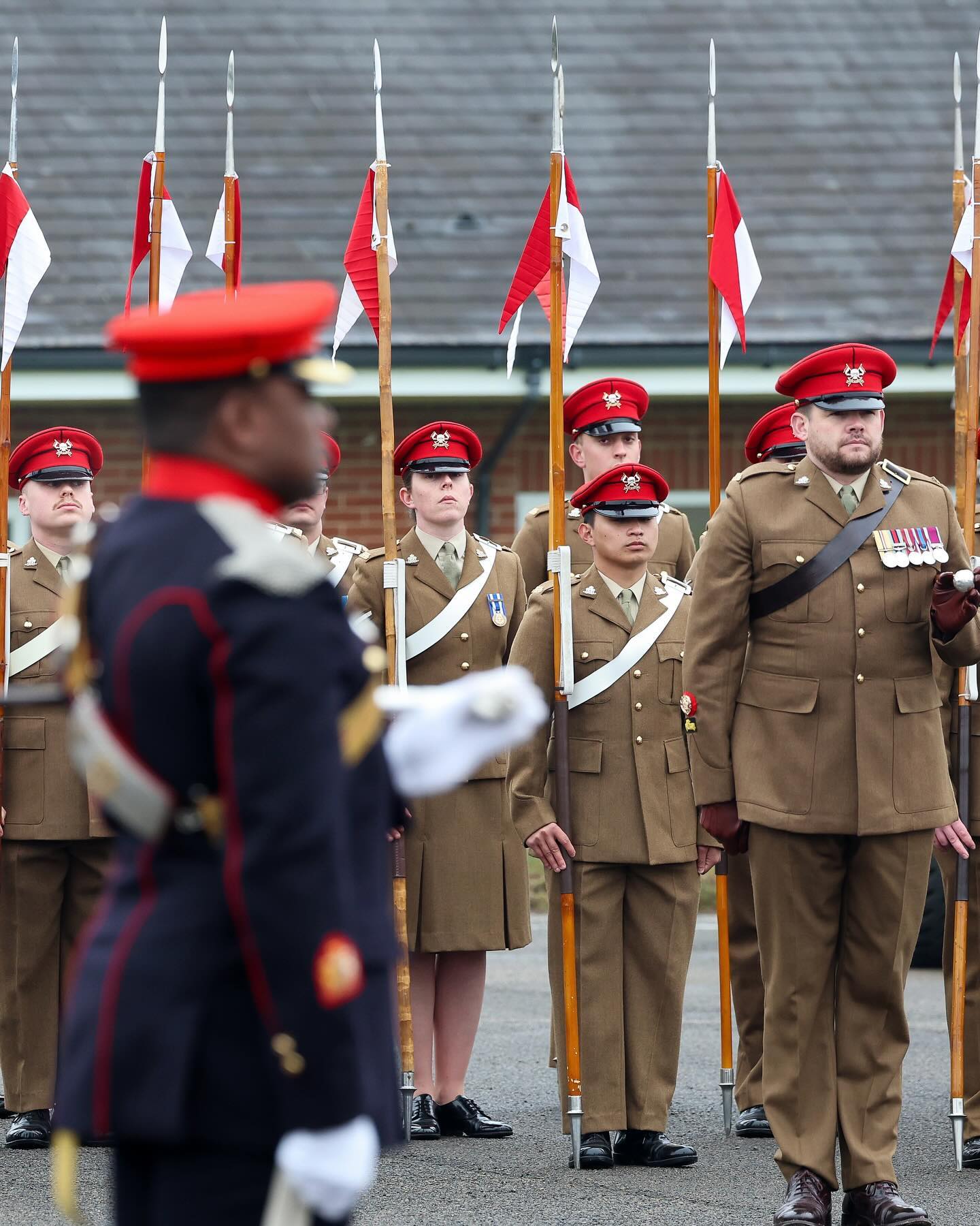Королева Камілла приміряла на себе брошку Єлизавети II для важливої родинної події :про що мова