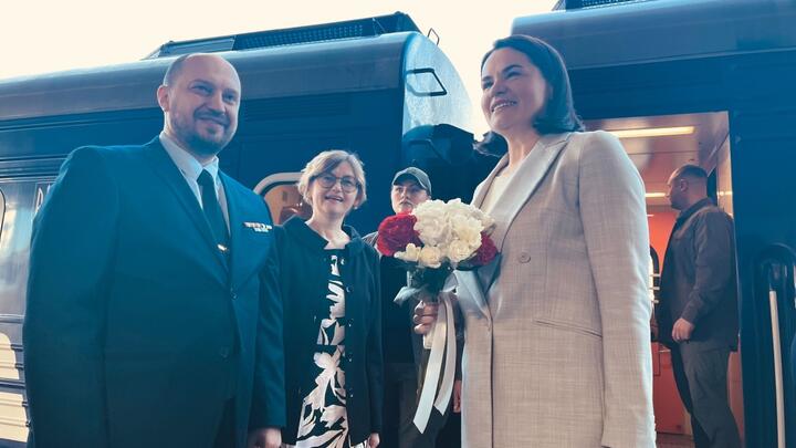 До Києва з першим візитом прибула лідерка опозиції Білорусі Тихановська