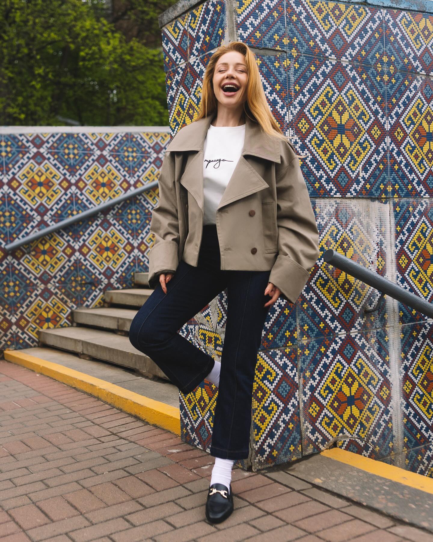 Сколько стоит короткий тренч Тины Кароль из клипа (видео, фото)