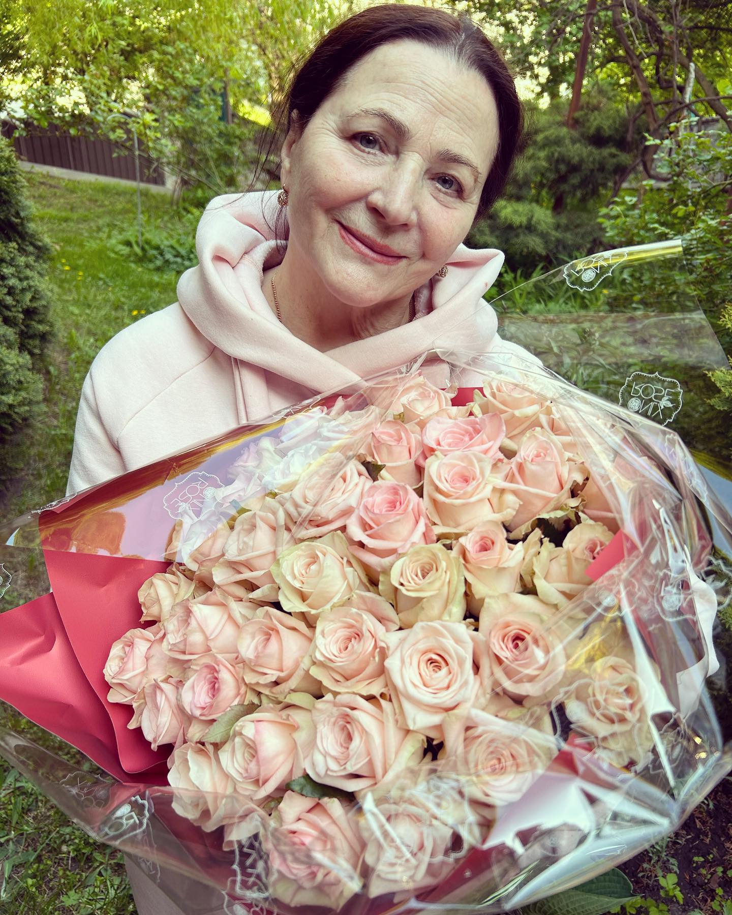 Тоня Матвиенко ответила хейтерам, которые начали поливать грязью ее маму после смерти: "Берут на себя грех"