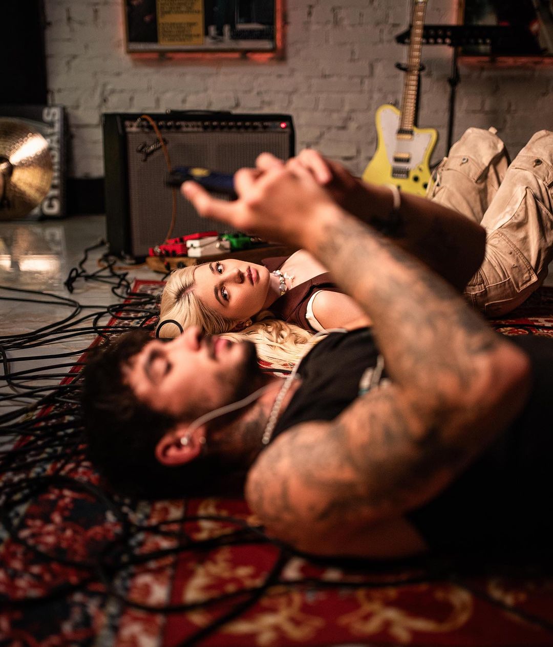 Нова зіркова пара? Один із найзавидніших холостяків країни "засвітився" зі співачкою із Маріуполя