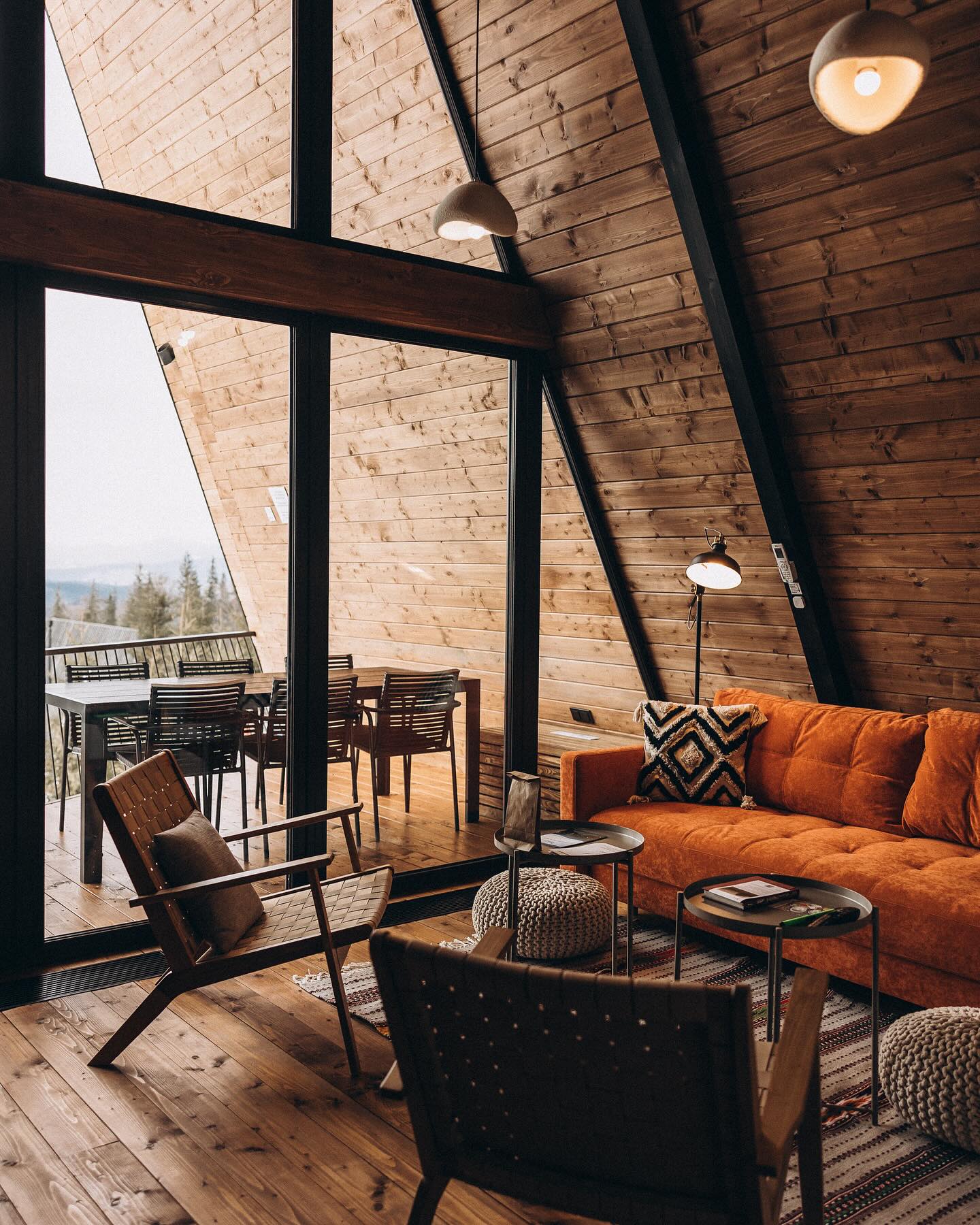 Весняні вихідні в Карпатах: топ будинків і котеджів, де можна відпочити на природі