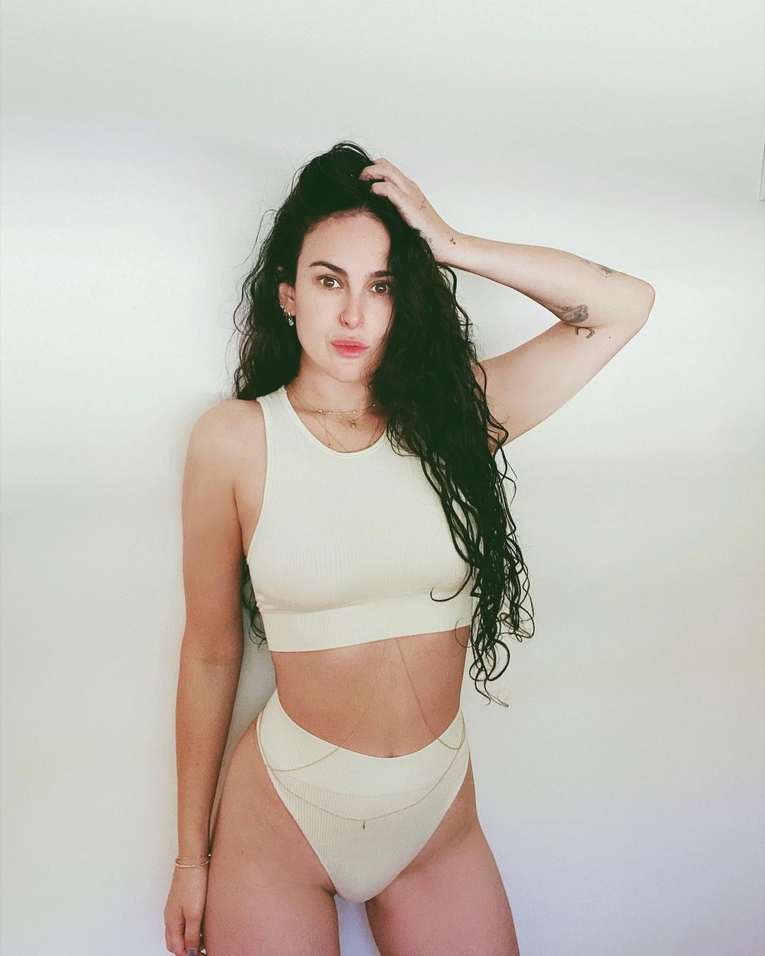 60-річна Демі Мур замилувала фанатів вагітними фото