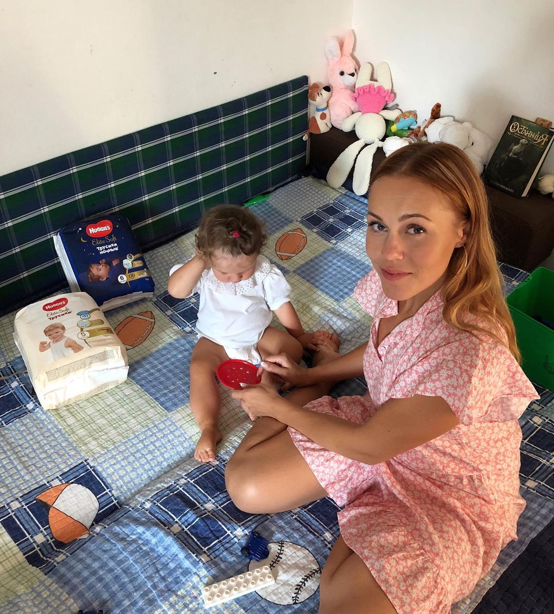 ALYOSHA восхитила редким фото двухлетней дочери