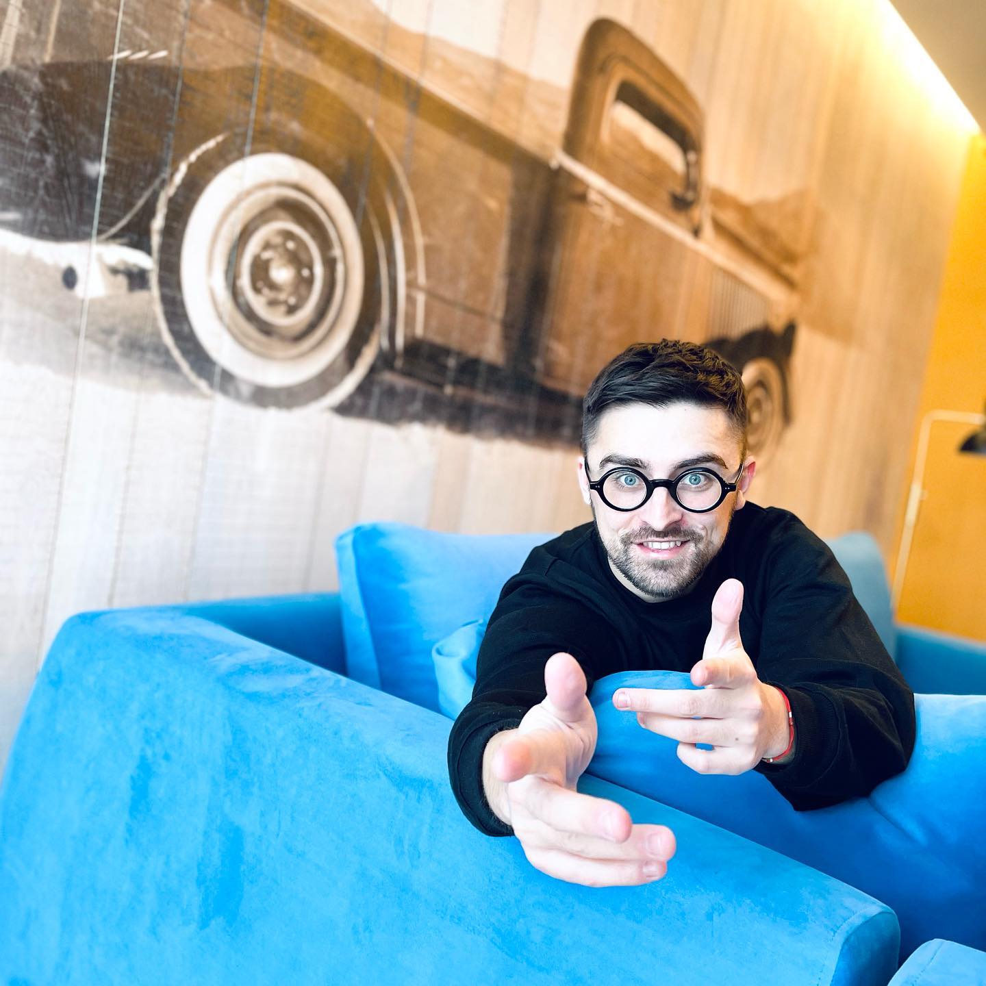 "Просто обійняти": JULIK показал видео о самом главном чувстве каждого человека