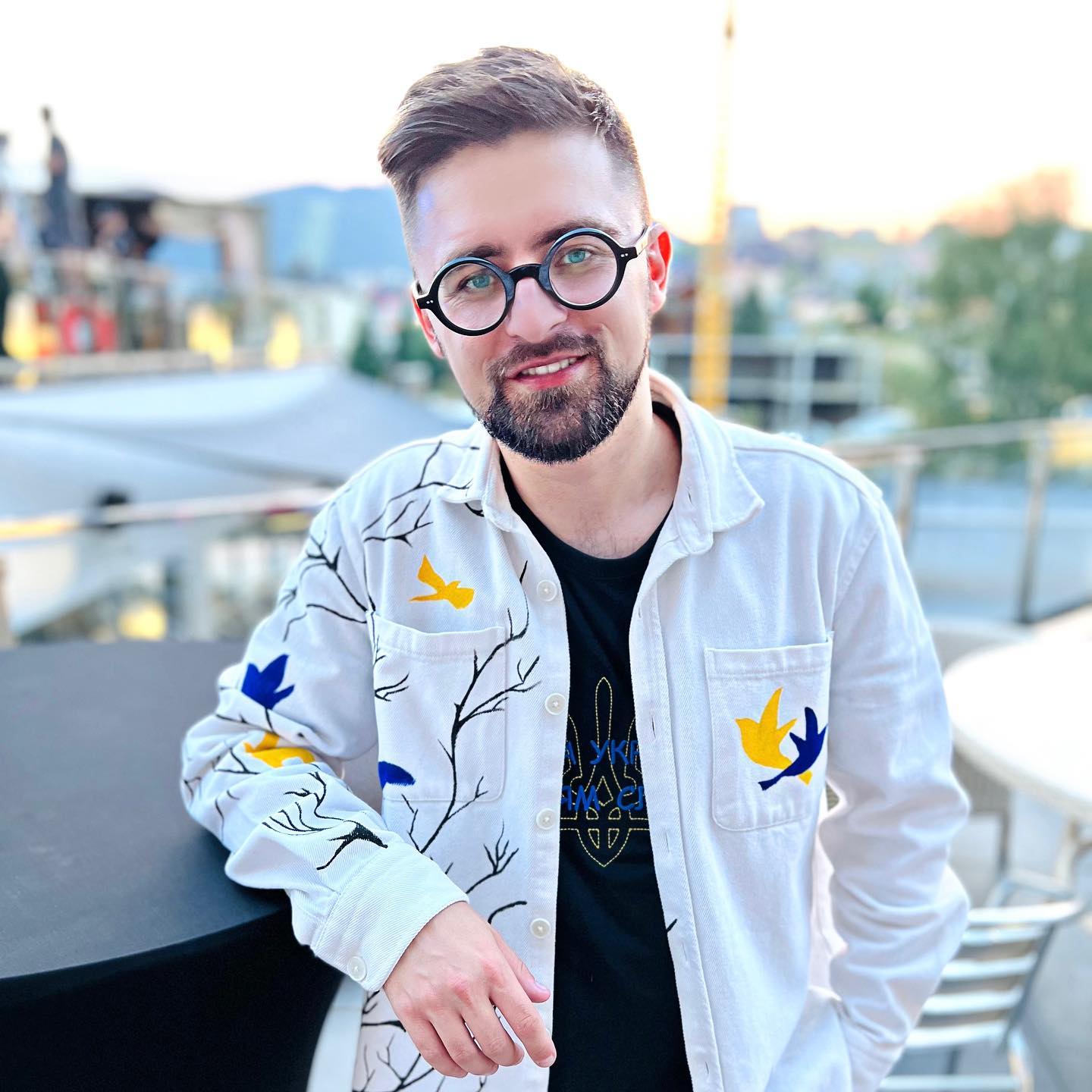 "Просто обійняти": JULIK показал видео о самом главном чувстве каждого человека