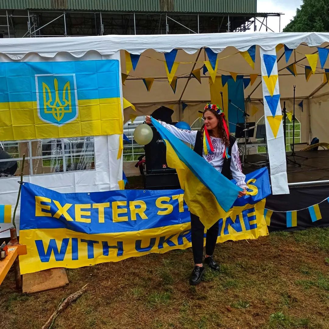 "Как бы грустно ни было, но люди забывают, что война продолжается". Волонтер Соня - о поиске пропавших и силу украинцев