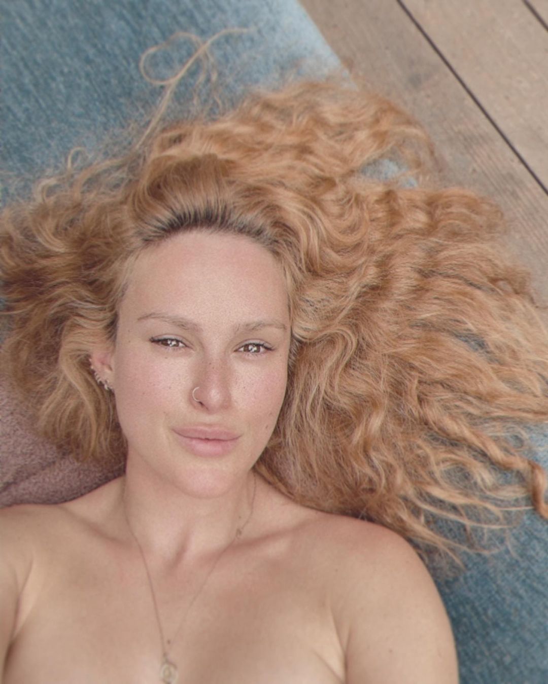 60-річна Демі Мур замилувала фанатів вагітними фото