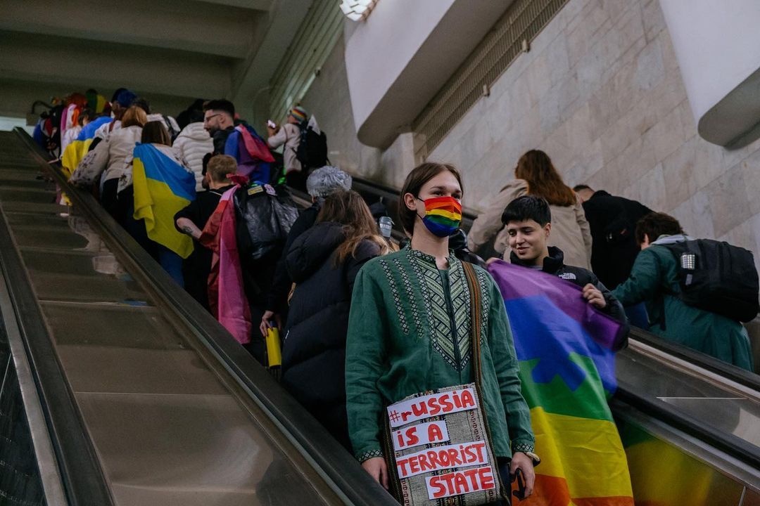 "Мы боремся за Украину": в харьковском метро ЛГБТ-активисты провели марш (фото)