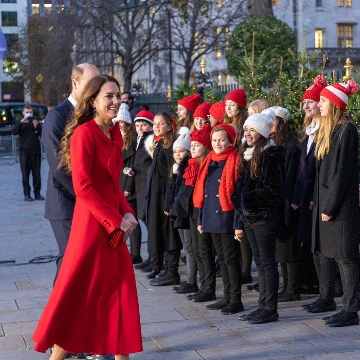 Кейт Миддлтон и принц Уильям показали милое семейное фото для рождественской открытки