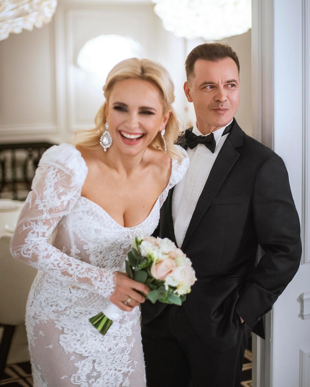 &quot;Мое величайшее счастье&quot;: Лилия Ребрик в свадебном платье очаровала красотой (фото)