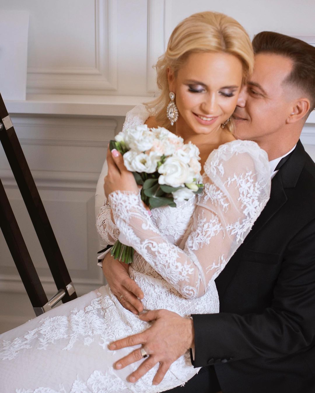 &quot;Мое величайшее счастье&quot;: Лилия Ребрик в свадебном платье очаровала красотой (фото)