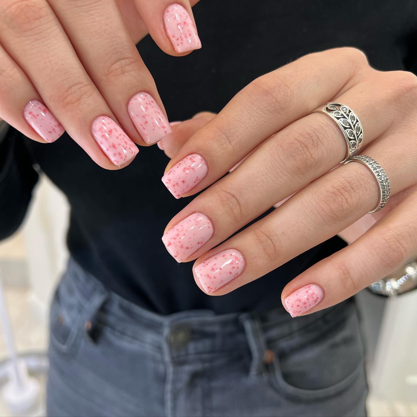 Этот маникюр "порвал" все тренды весны 2023 года: как его самостоятельно повторить (фото)