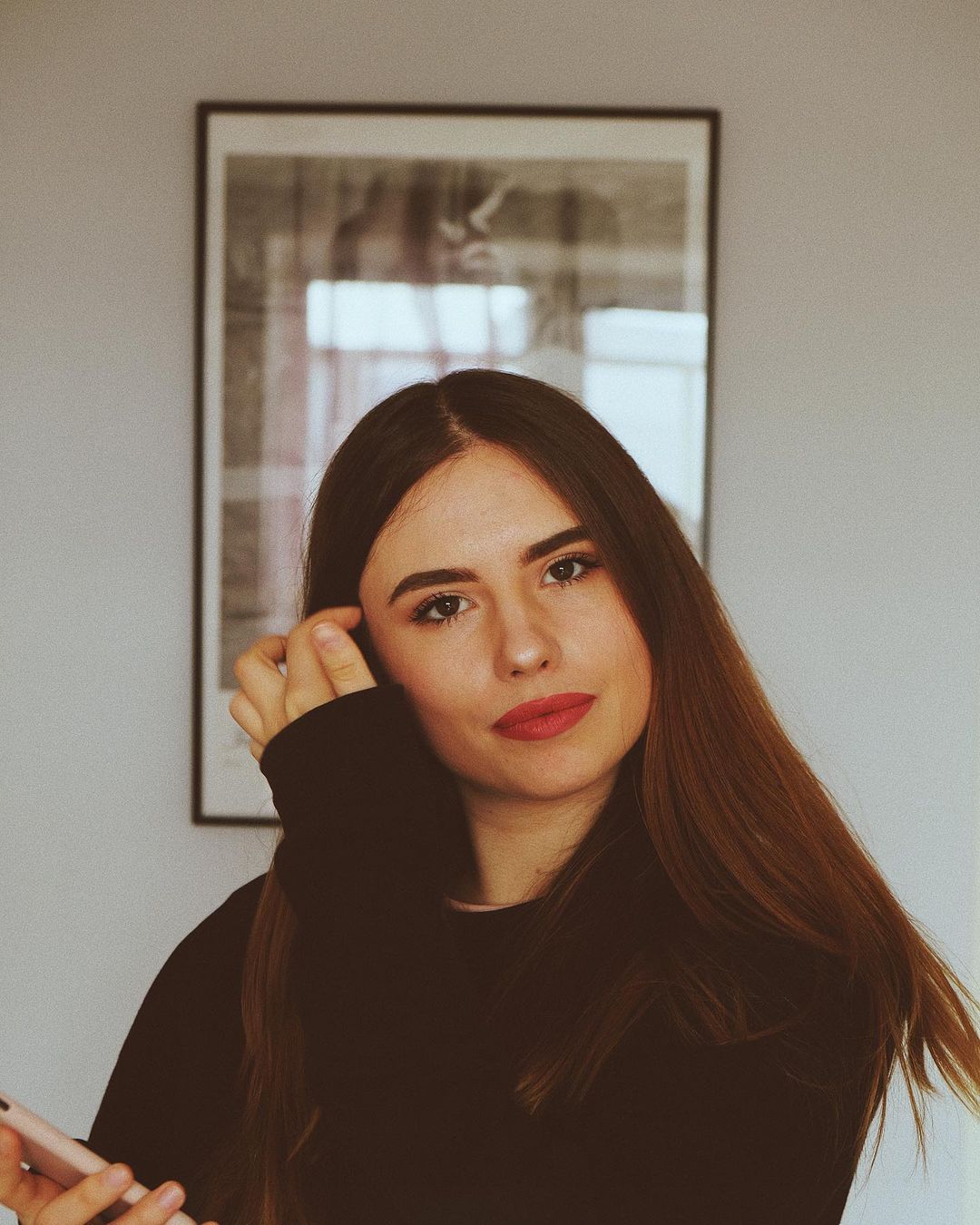 Львовская певица в красивом видео показала мирный берег Черного моря и луна-парк в Затоке