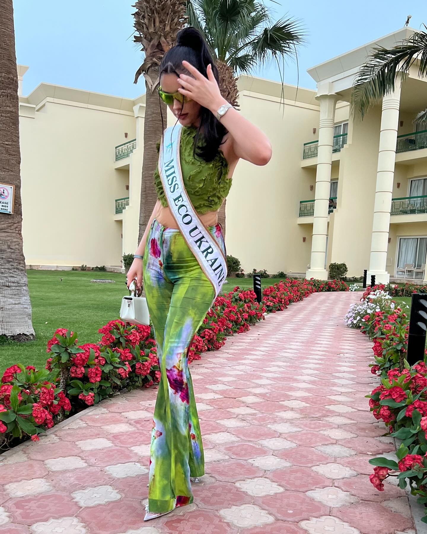 У якому вбранні Ангеліна Усанова прибула до Єгипту на Miss Eco International 2024
