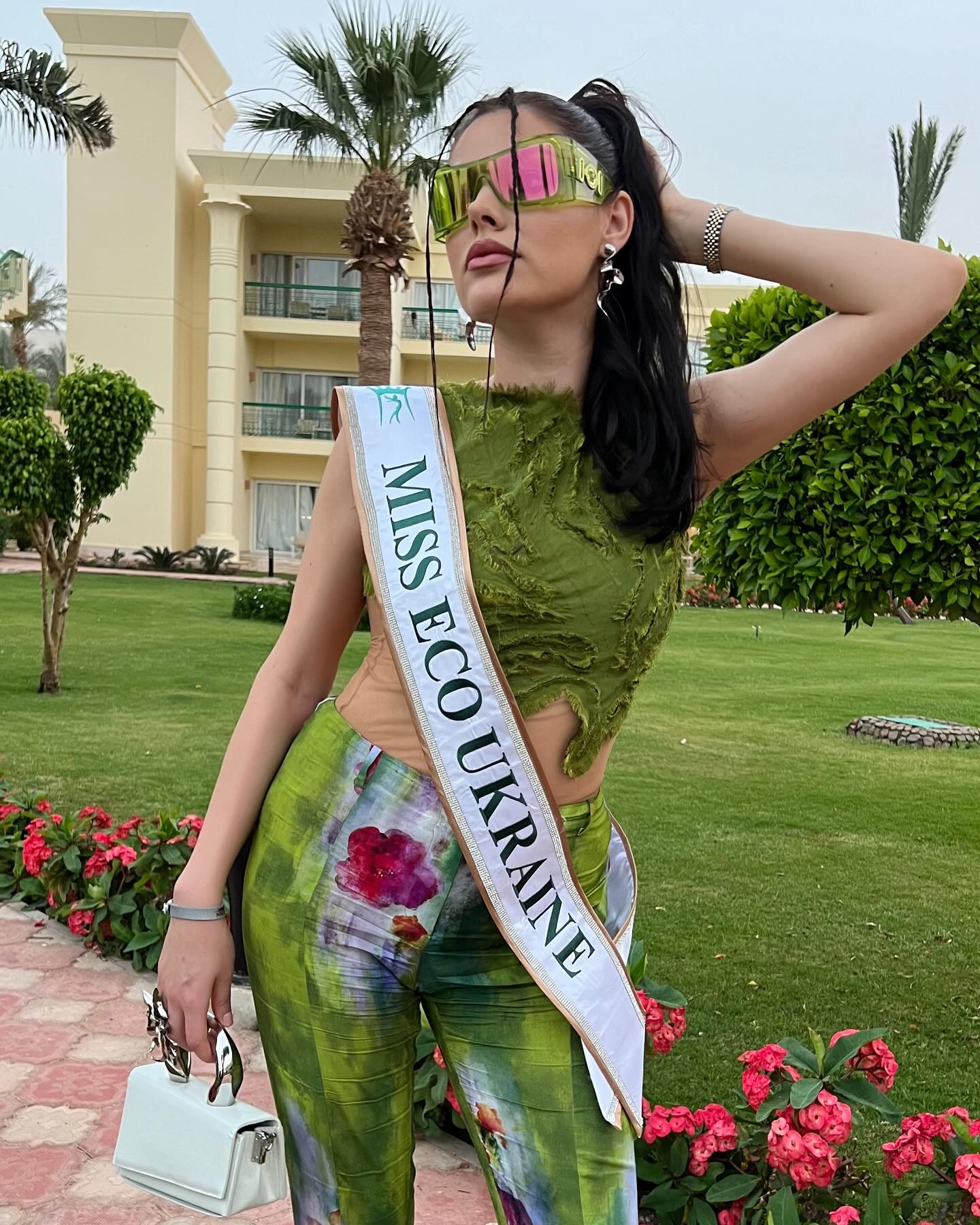У якому вбранні Ангеліна Усанова прибула до Єгипту на Miss Eco International 2024