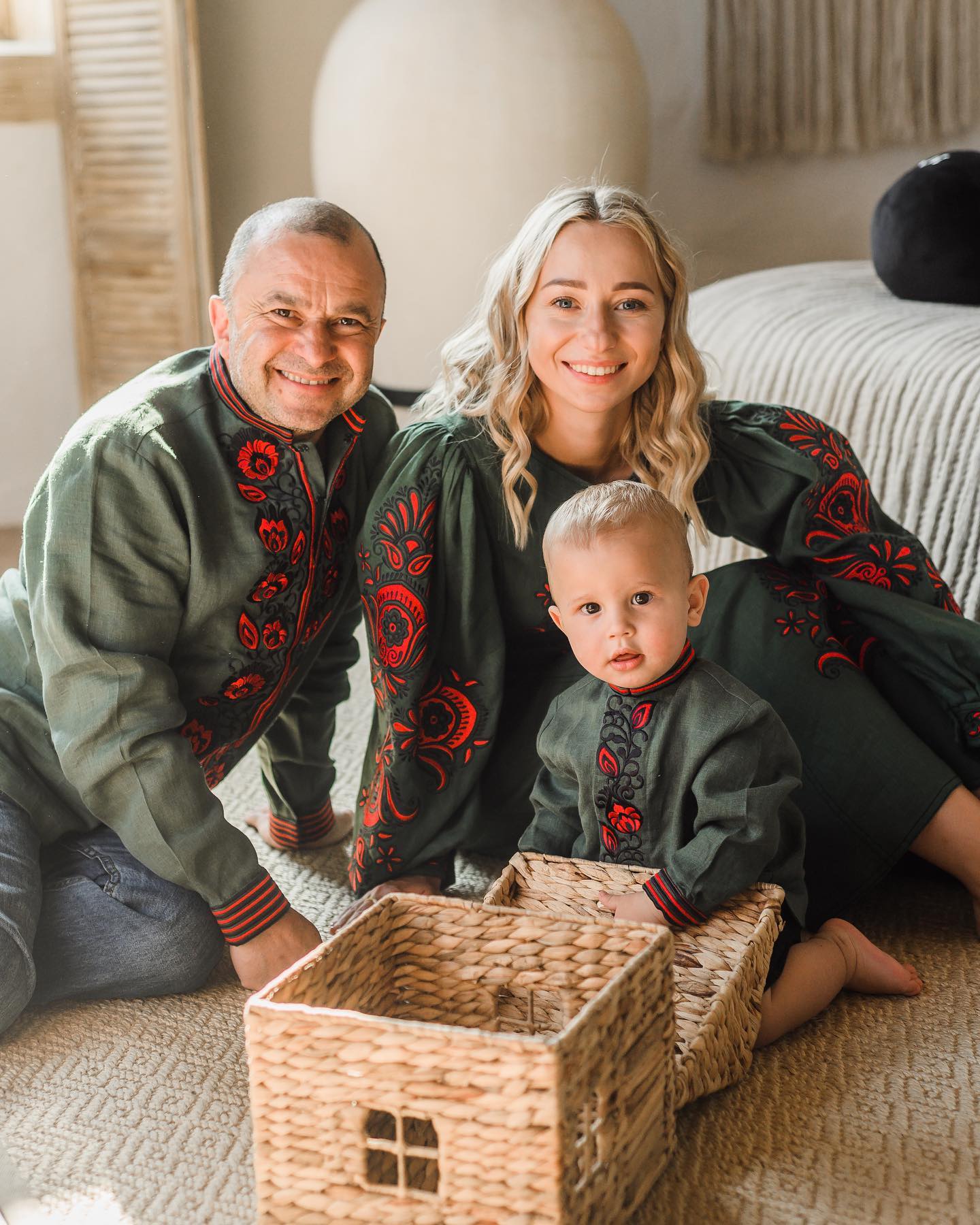 Матвієнко - у 17 років, Павлік - у 18. Українські зірки, які рано стали батьками