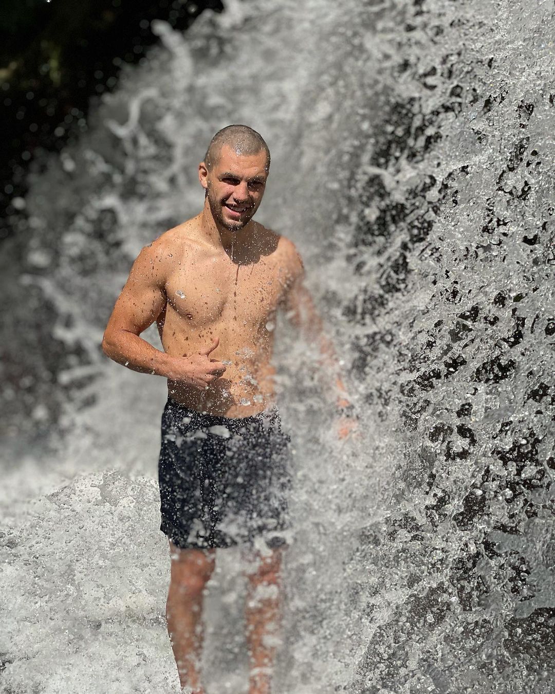 Український боксер відколошматив росіянина: яскраве відео