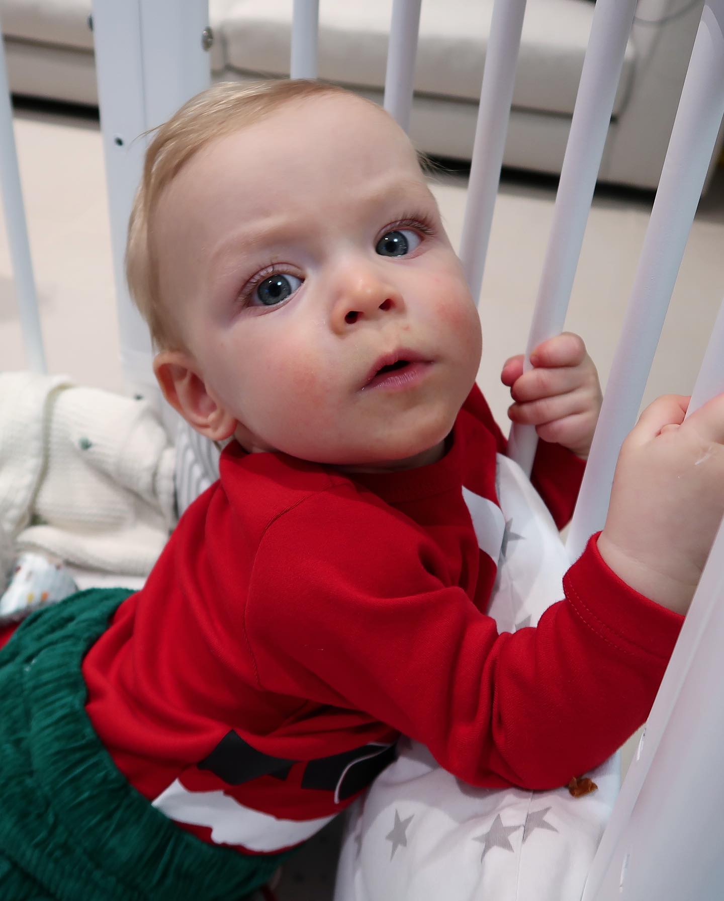 Віктор Циганков замилував сімейним новорічним фото з синочком