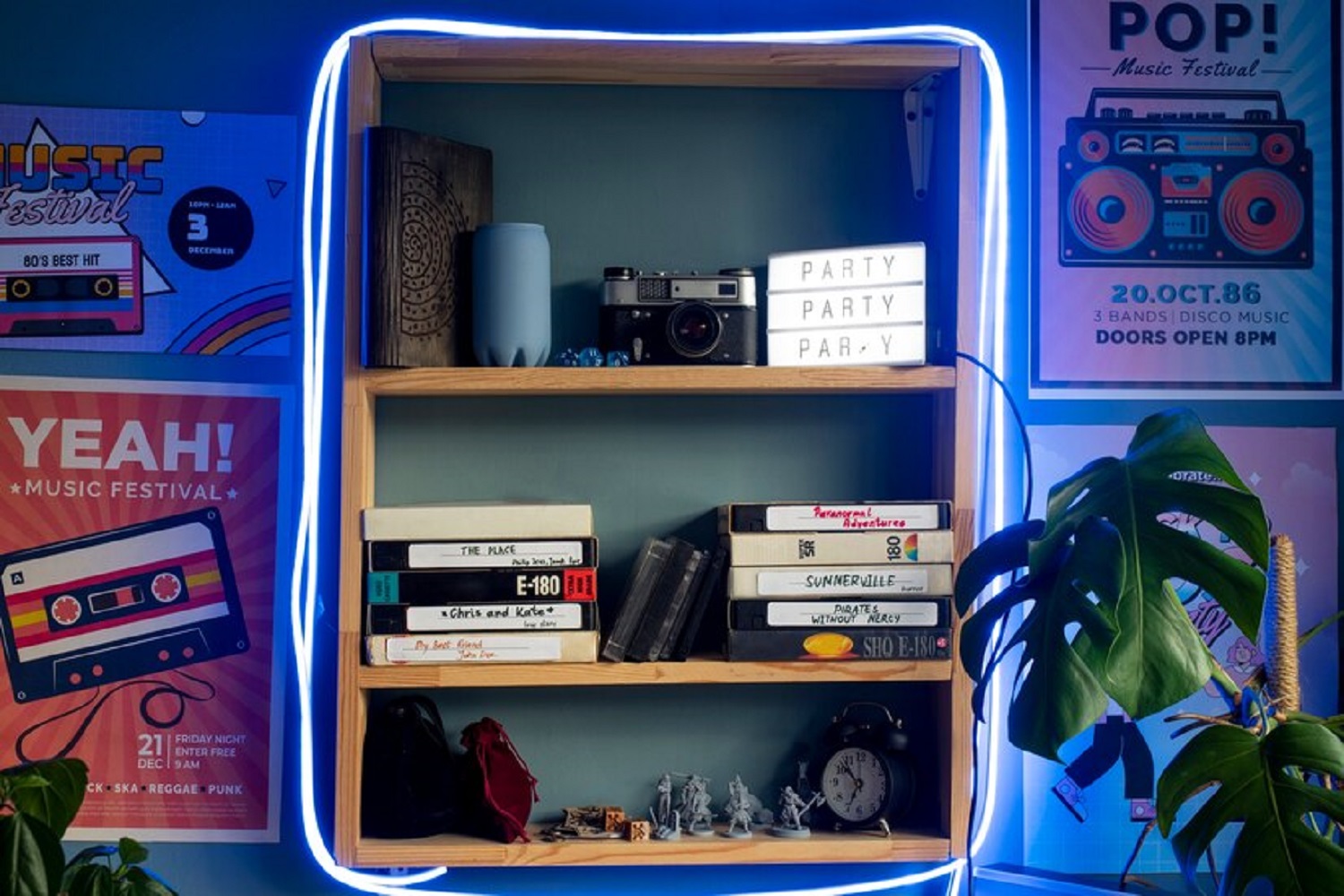 7 предметів, які краще не зберігати на відкритих полицях