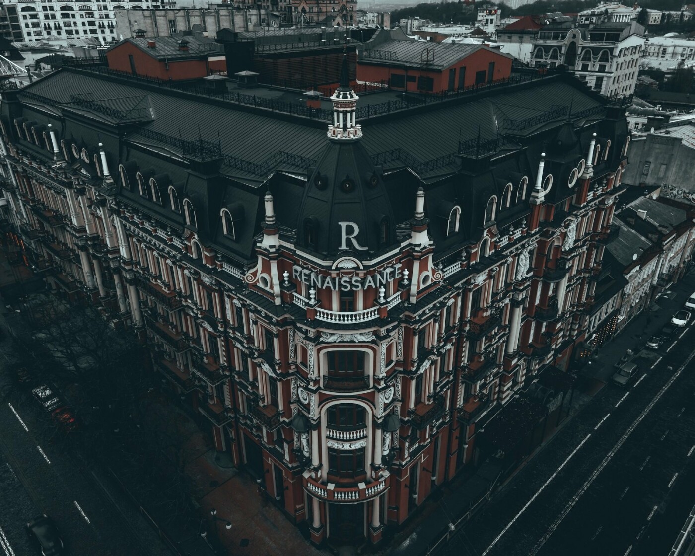 Дивіться, як виглядає київський будинок, власник якого &quot;продав душу дияволу&quot;