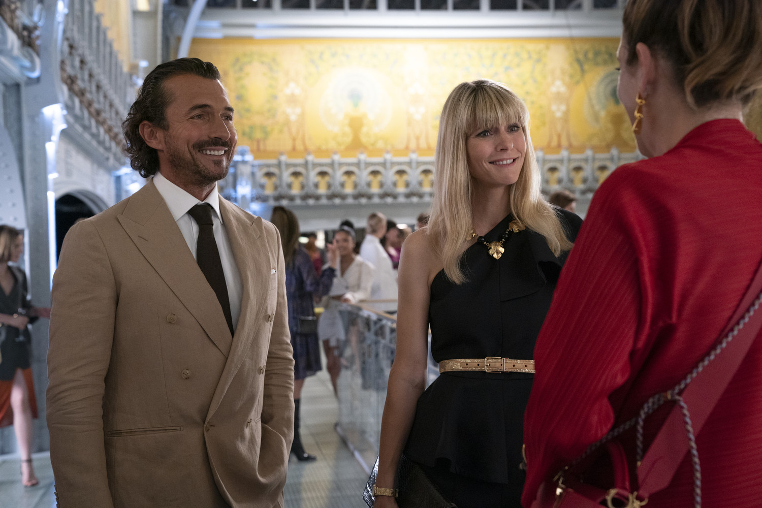 Топ-4 красавчика из сериала "Эмили в Париже": что о них известно