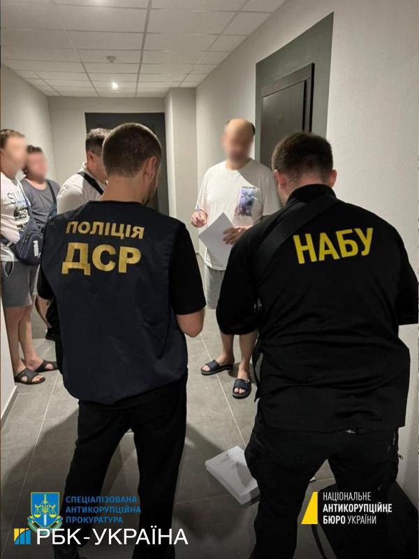 Нараховували надбавки до зарплат: НАБУ підозрює посадовців порту &quot;Южний&quot;