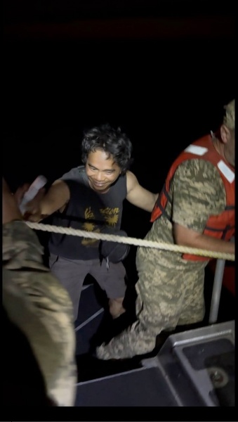 Ukrainian rescuers save Filipino sailor from ship hit by Russian drone
